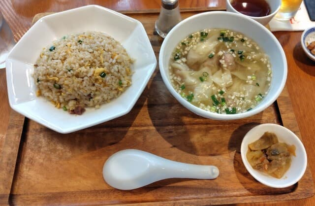 갈라진 듯한 차하엔