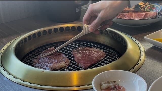 부드럽고 매끄러운 미르피유 로스에 뜨거운 국물을 충분히 넣었습니다.