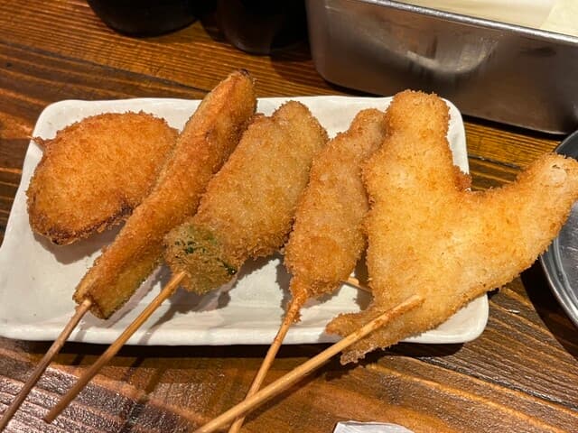 살코우와 단품 반찬의 품질이 훌륭합니다.