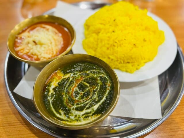 역 근처에 있어서 본격적인 인도 카레를 맛볼 수 있는 좋은 가게