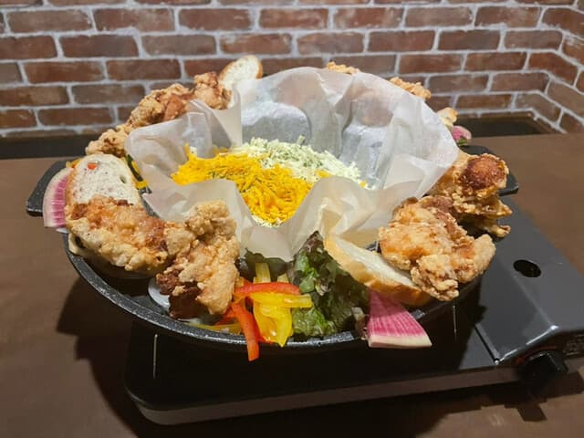 개인실을 연결하여 축하회를 열었습니다. "치즈LABO エスタ富山店"