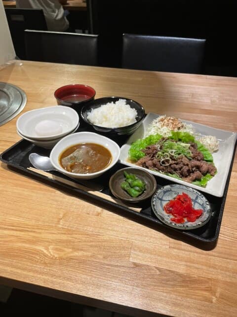 メインディッシュを除いた食べ放題!?1,000円!