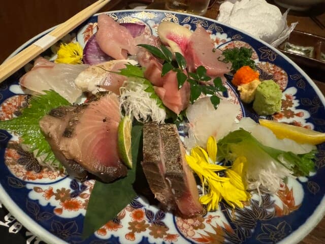 プライベートルーム&カウンターキッチンでの自由な飲み放題!美味しい燻製スナック!