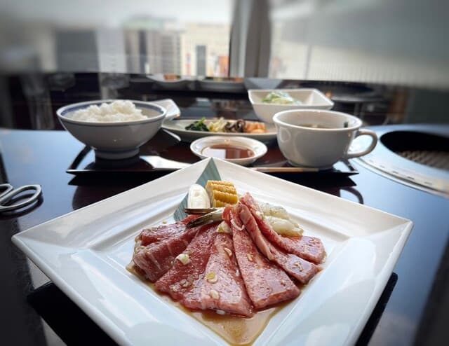 高品質で美味しい肉だけでなく、美味しいサイドディッシュやサラダもある、満足のいくランチです。