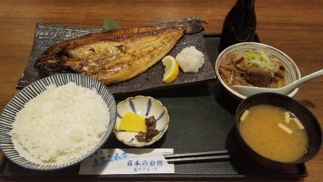 성인을 위한 패밀리 레스토랑! 메뉴가 풍부하고 맛도 훌륭합니다! '쇼야, 치우오카 역 앞점'